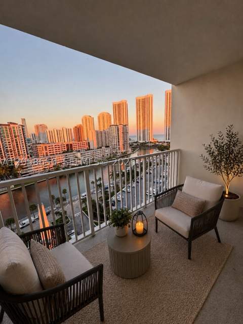 300 Bayview Dr 1201, Sunny Isles Beach FL - photo 11 of 12