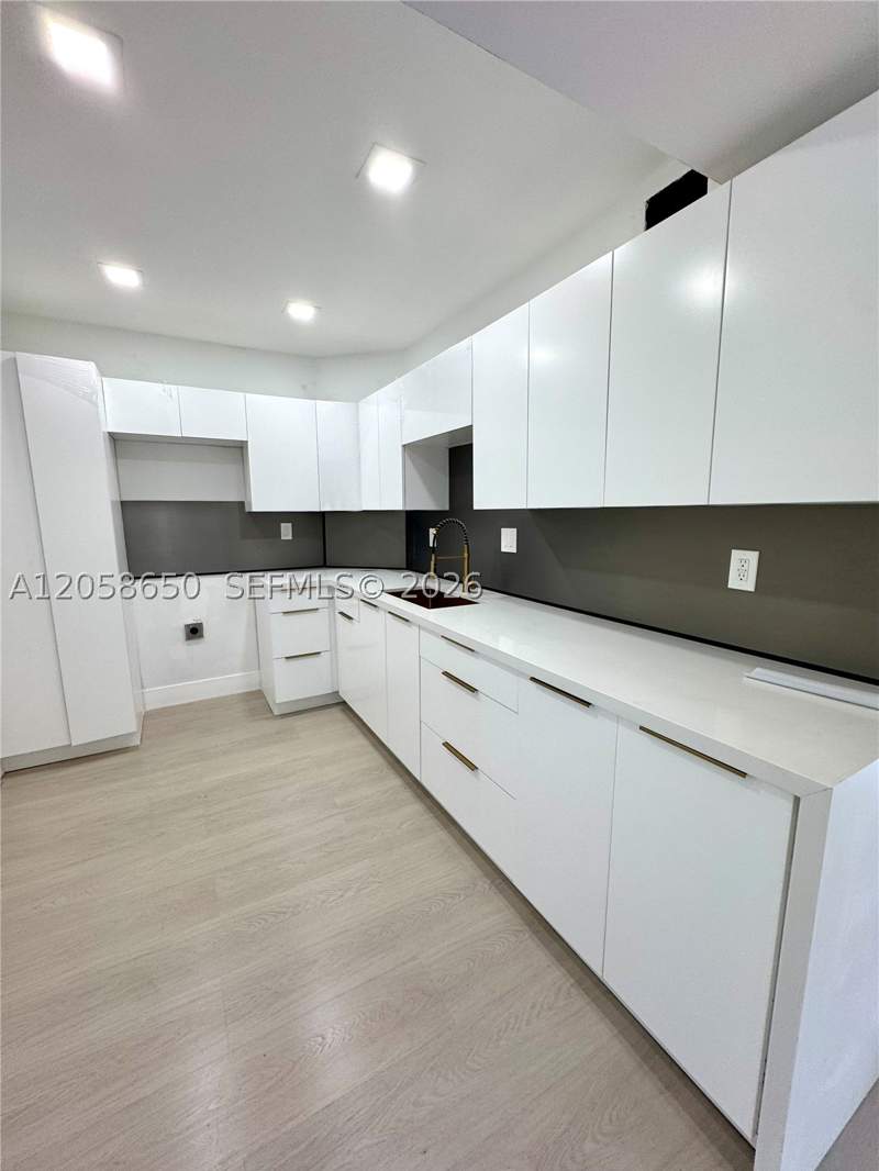 1 bedroom Condominium at 300 Bayview Dr 1201, Arlen House Condo, Sunny Isles Beach — photo 3