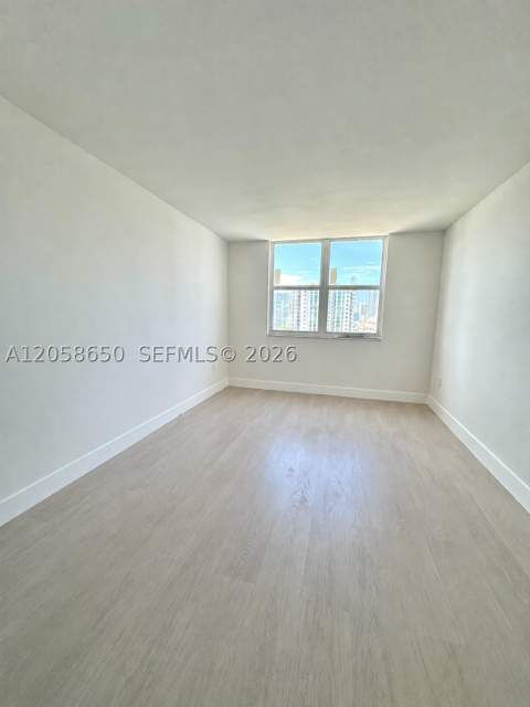 300 Bayview Dr 1201, Sunny Isles Beach FL - photo 8 of 12