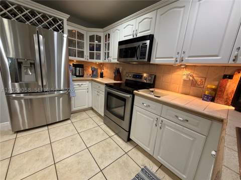 15253 SW 138th Ter, Miami FL - photo 13 of 41