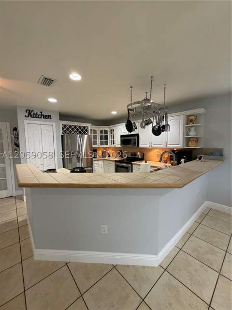 15253 SW 138th Ter, Miami FL - photo 9 of 41