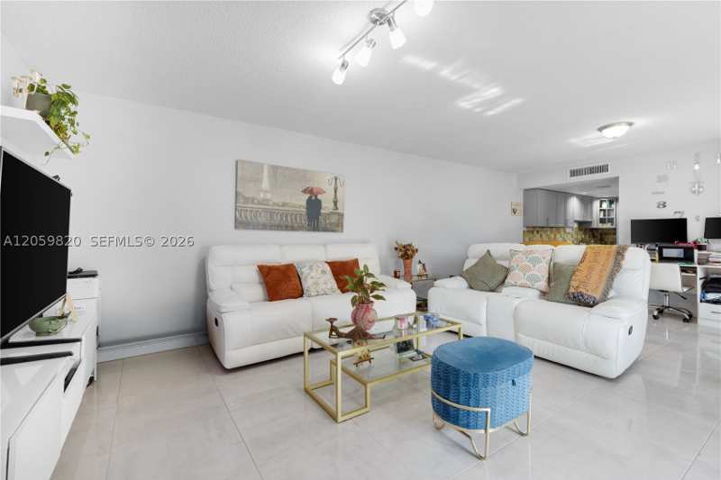 3 bedroom Townhouse at 14357 SW 97th Terrace, Kendall Center, Miami — photo 1