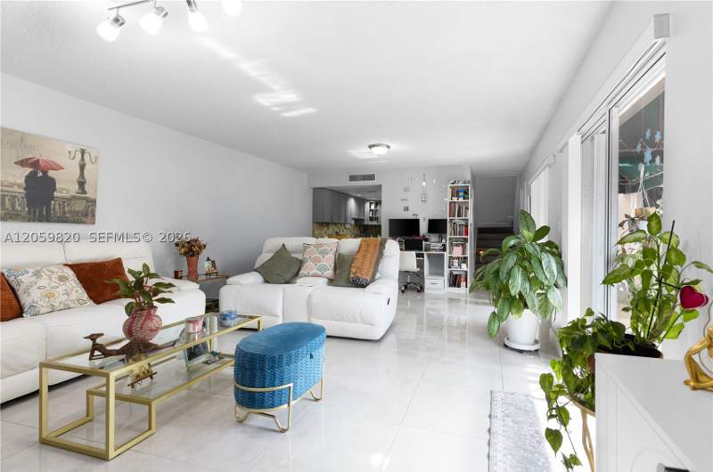 3 bedroom Townhouse at 14357 SW 97th Terrace, Kendall Center, Miami — photo 2