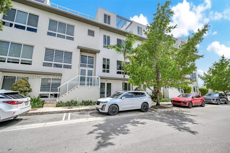 3 bedroom Townhouse at 10350 NW 64th St, Landmark At Doral, Doral — photo 5
