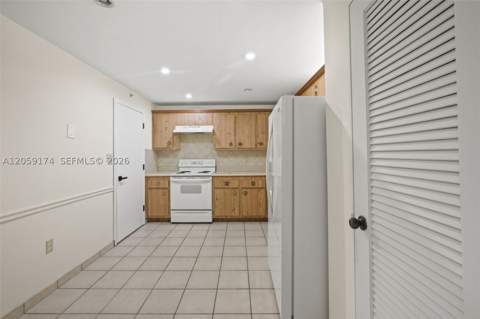 5825 Collins Ave 12H, Miami Beach FL - photo 21 of 37