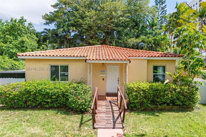 3 bedroom SingleFamilyResidence at 3640 SW 16th St, Davis Citrus Farms, Miami — photo 1