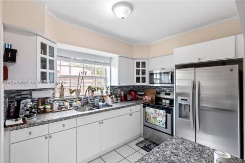 3640 SW 16th St, Miami FL - photo 10 of 37
