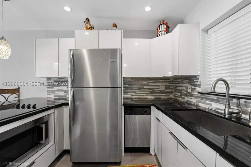 1 bedroom Condominium at 3536 NE 168th St 206, Venice Isle Condo, North Miami Beach — photo 2