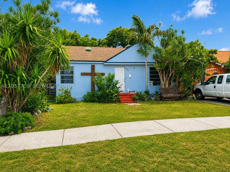 2 bedroom SingleFamilyResidence at 6410 SW 39th St, Central Miami Part 2, Miami — photo 2