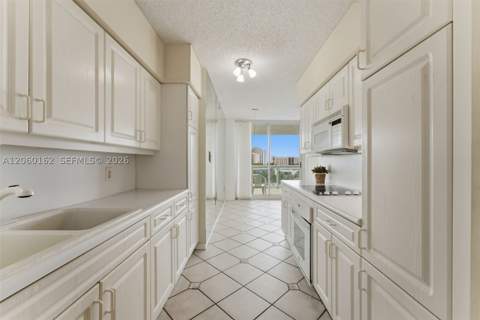16400 Collins Ave 544, Sunny Isles Beach FL - photo 13 of 38