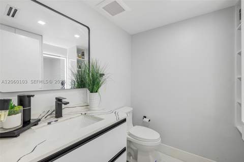 13953 Kendale Lakes Cir B205, Miami FL - photo 18 of 27