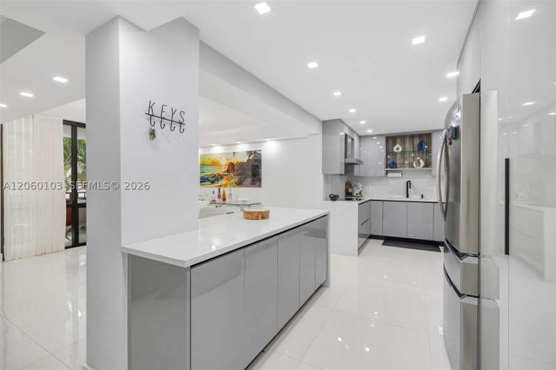 3 bedroom Condominium at 13953 Kendale Lakes Cir B205, Towers Of Kendale Lakes C, Miami — photo 2