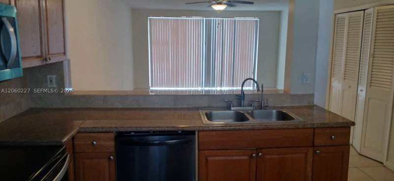 2 bedroom Condominium at 1591 NE Miami Gardens Dr 205, First Moorings Condo, Miami — photo 4