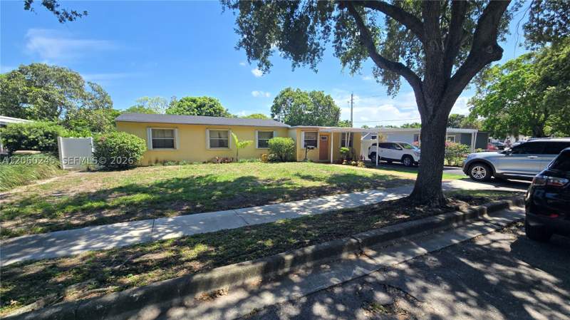 3 bedroom SingleFamilyResidence at 1680 NW 133rd St, Shephard Heights 3 Addn, North Miami — photo 3