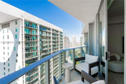 77 SE 5th St 3914, Miami FL - photo 14 of 28