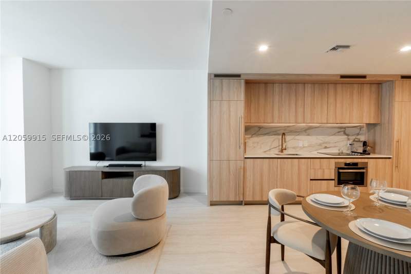 1 bedroom Condominium at 77 SE 5th St 1910, Viceroy Brickell, Miami — photo 2