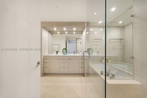 6799 Collins Ave 1402, Miami Beach FL - photo 19 of 34