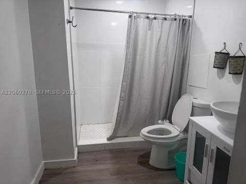 1501 NW 42nd St, Miami FL - photo 10 of 17