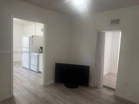 1501 NW 42nd St, Miami FL - photo 11 of 17