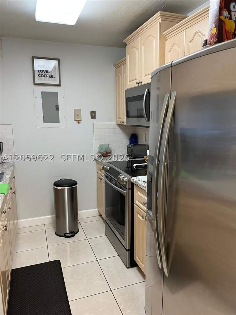 2 bedroom Condominium at 10135 NW 9th St Cir 5-208, Las Brisas Village Condo, Miami — photo 2