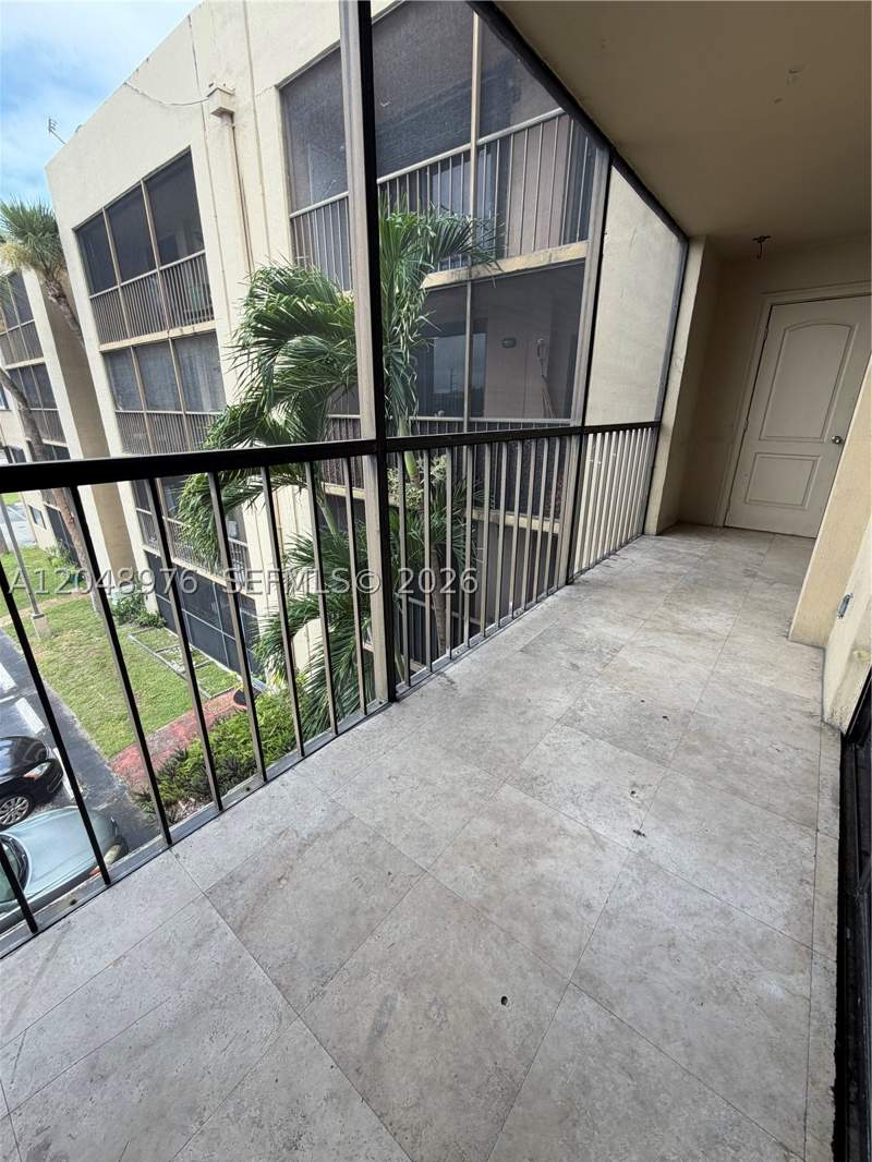 2 bedroom Condominium at 8635 NW 8th St 303, Fox Chase Condo #3, Miami — photo 5