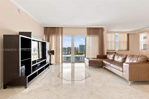 500 Bayview Dr 2121, Sunny Isles Beach FL - photo 13 of 41