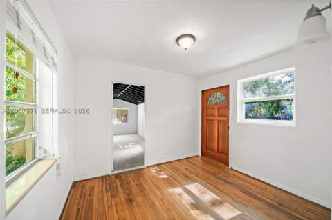 5842 Alton Rd, Miami Beach FL - photo 13 of 35