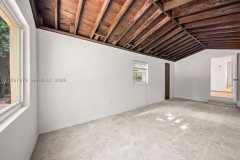 5842 Alton Rd, Miami Beach FL - photo 15 of 35