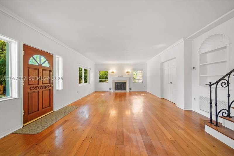 4 bedroom SingleFamilyResidence at 5842 Alton Rd, La Gorce Golf Sub, Miami Beach — photo 2