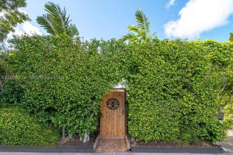 5842 Alton Rd, Miami Beach FL - photo 24 of 35