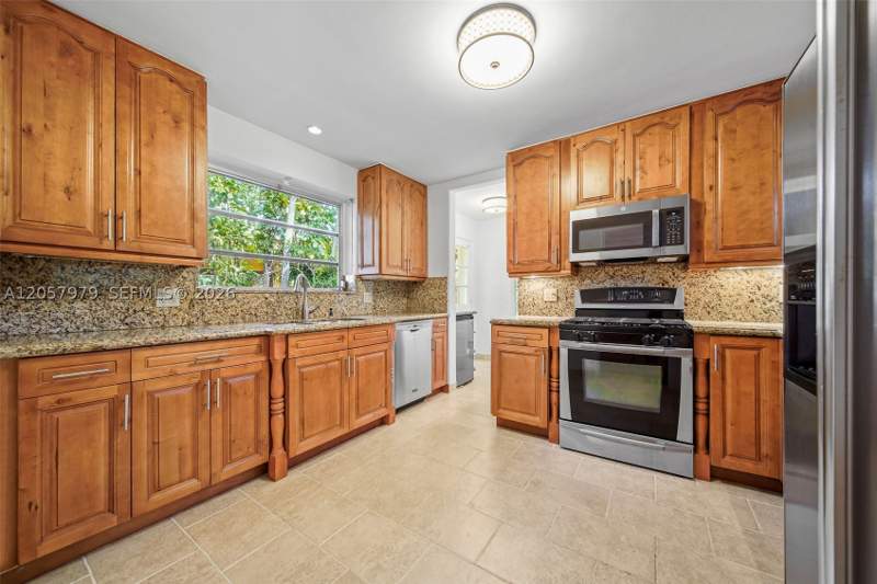 4 bedroom SingleFamilyResidence at 5842 Alton Rd, La Gorce Golf Sub, Miami Beach — photo 5
