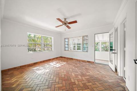 5842 Alton Rd, Miami Beach FL - photo 7 of 35