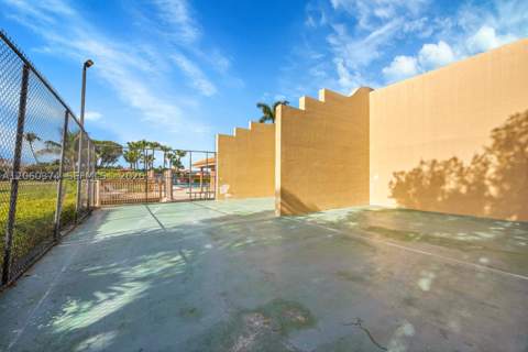 390 NW 86th Ct 803, Miami FL - photo 24 of 27