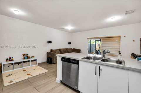 412 NW 12th Ave, Florida City FL - photo 11 of 46