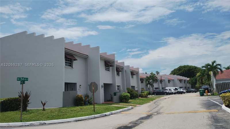 2 bedroom Condominium at 10395 SW 154th Cir Ct 104, Chateaubleau At Hammocks, Miami — photo 2