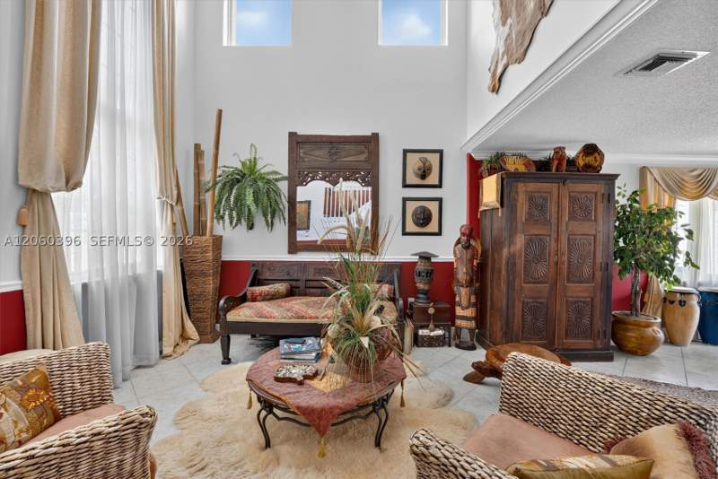 4 bedroom SingleFamilyResidence at 15615 SW 95th Ln, Highlands At Kendall, Miami — photo 5