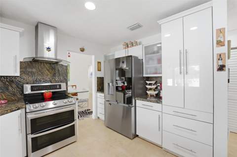 323 NW 136th Pl, Miami FL - photo 17 of 63