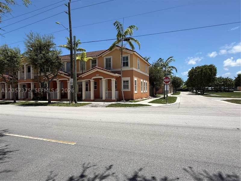 4 bedroom Townhouse at 10852 SW 240th St, Bluewaters Subdivision, Homestead — photo 1
