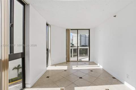20185 E Country Club Dr 502, Aventura FL - photo 16 of 23