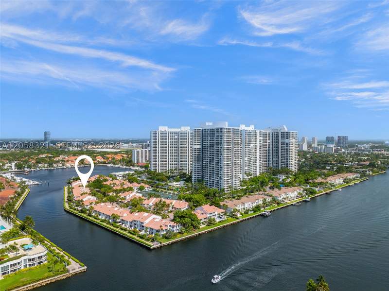 3 bedroom Townhouse at 3748 NE 209th Ter, Golden Pointe, Aventura — photo 3