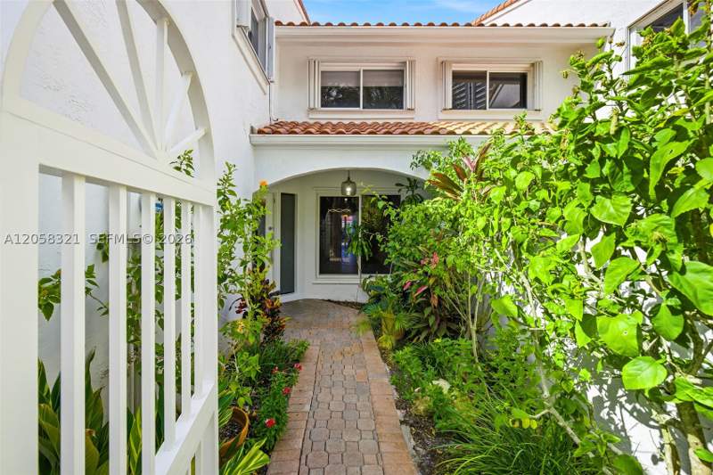 3 bedroom Townhouse at 3748 NE 209th Ter, Golden Pointe, Aventura — photo 5