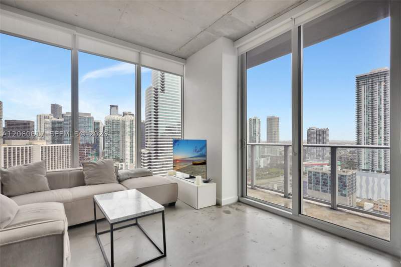 2 bedroom Condominium at 151 SE 1st St 2511, Centro Condo, Miami — photo 2