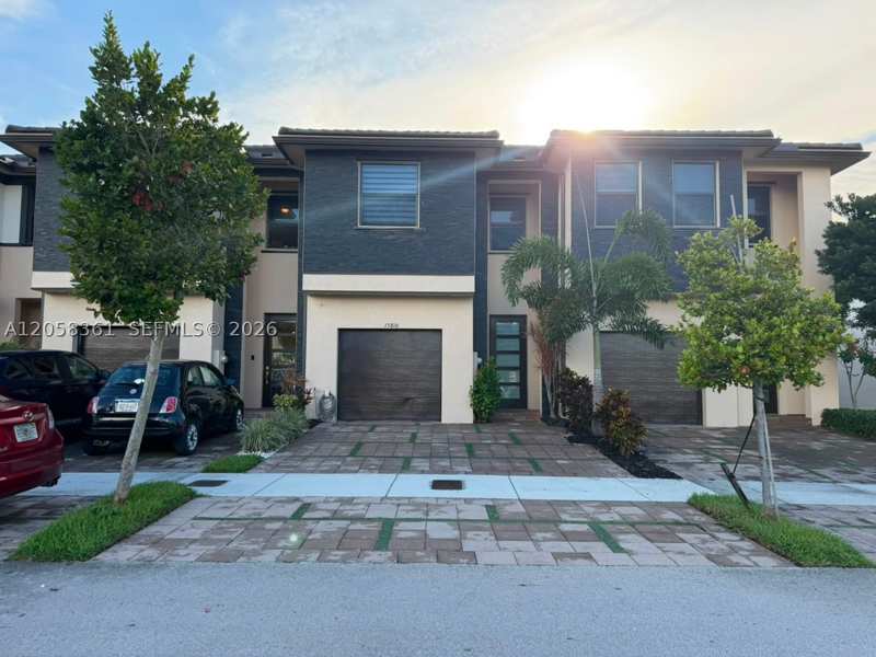 3 bedroom Townhouse at 15816 NW 91st Ave, Dunnwoody Lake, Miami Lakes — photo 1