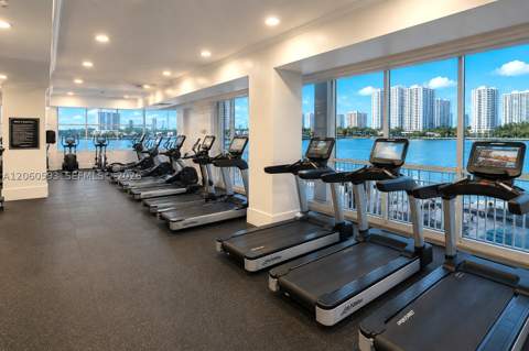 18071 Biscayne Blvd 302, Aventura FL - photo 19 of 32