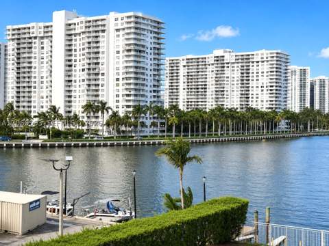 18071 Biscayne Blvd 302, Aventura FL - photo 21 of 32