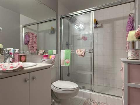 5085 NW 7th St 406, Miami FL - photo 12 of 32