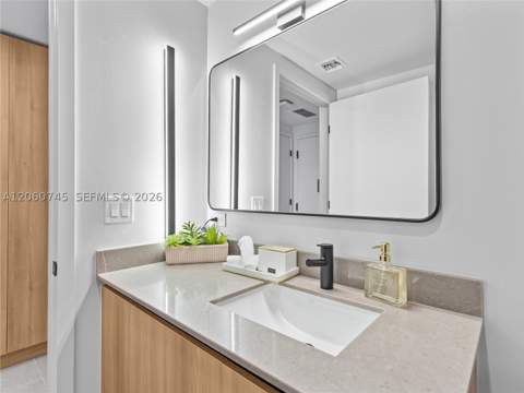 121 NE 5th St 504, Miami FL - photo 10 of 54