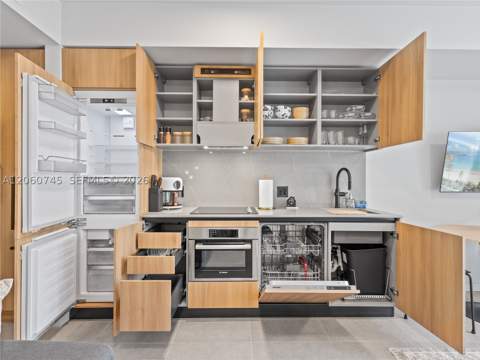 121 NE 5th St 504, Miami FL - photo 7 of 54
