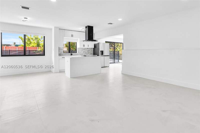 4 bedroom SingleFamilyResidence at 30 NE 193rd Ter, Sierra 1st Addn, Miami — photo 5