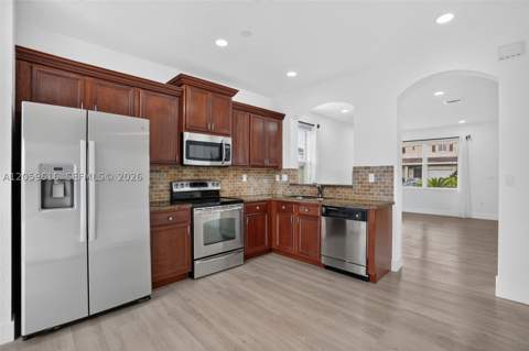 8961 SW 215th Ter, Cutler Bay FL - photo 13 of 55